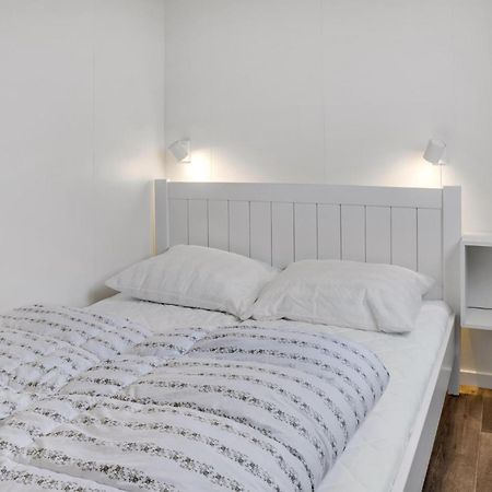 2 Bedroom Nice Apartment In Vaeggerlose Bøtø By Exterior foto