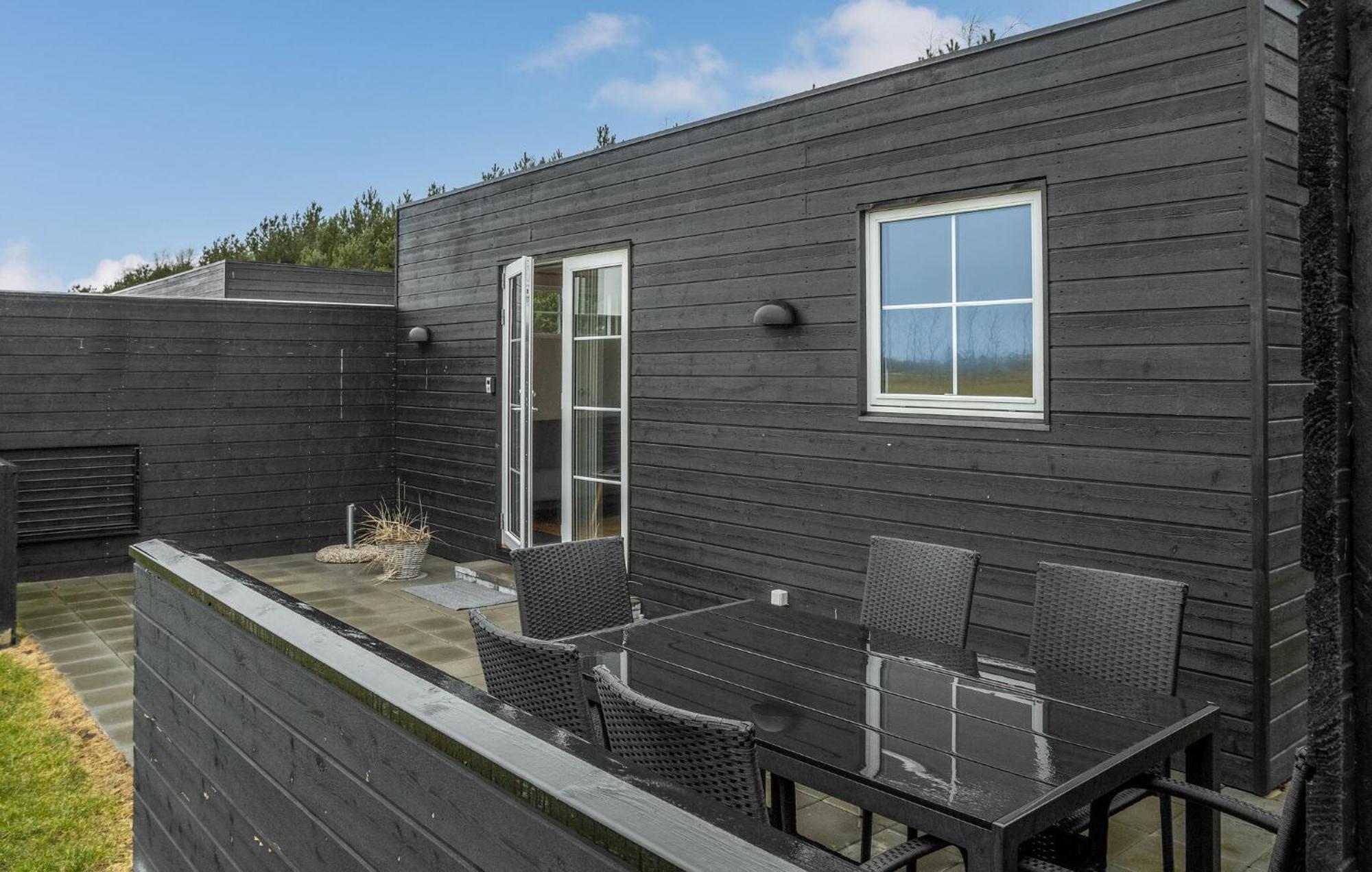 2 Bedroom Nice Apartment In Vaeggerlose Bøtø By Exterior foto
