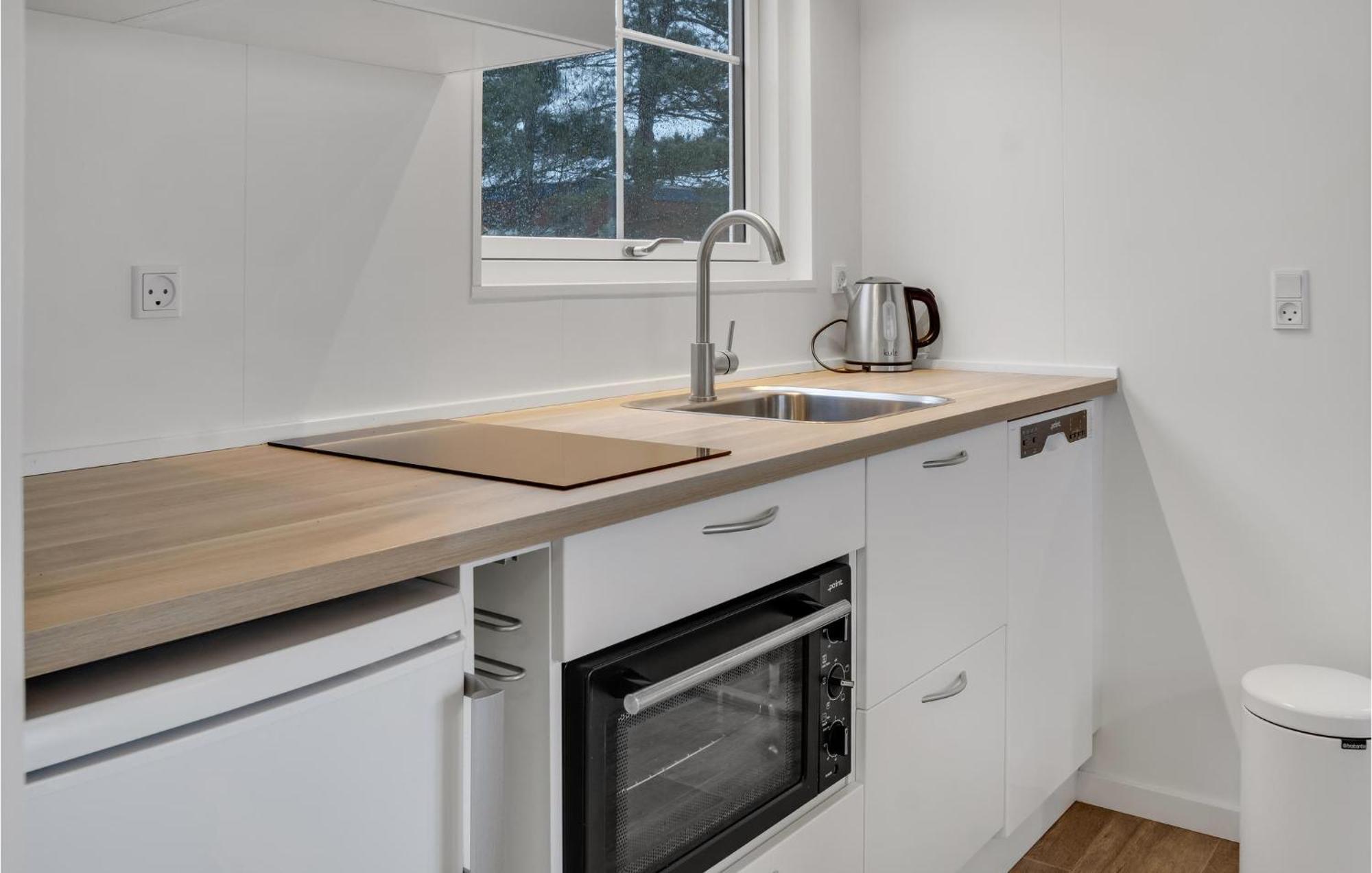 2 Bedroom Nice Apartment In Vaeggerlose Bøtø By Exterior foto